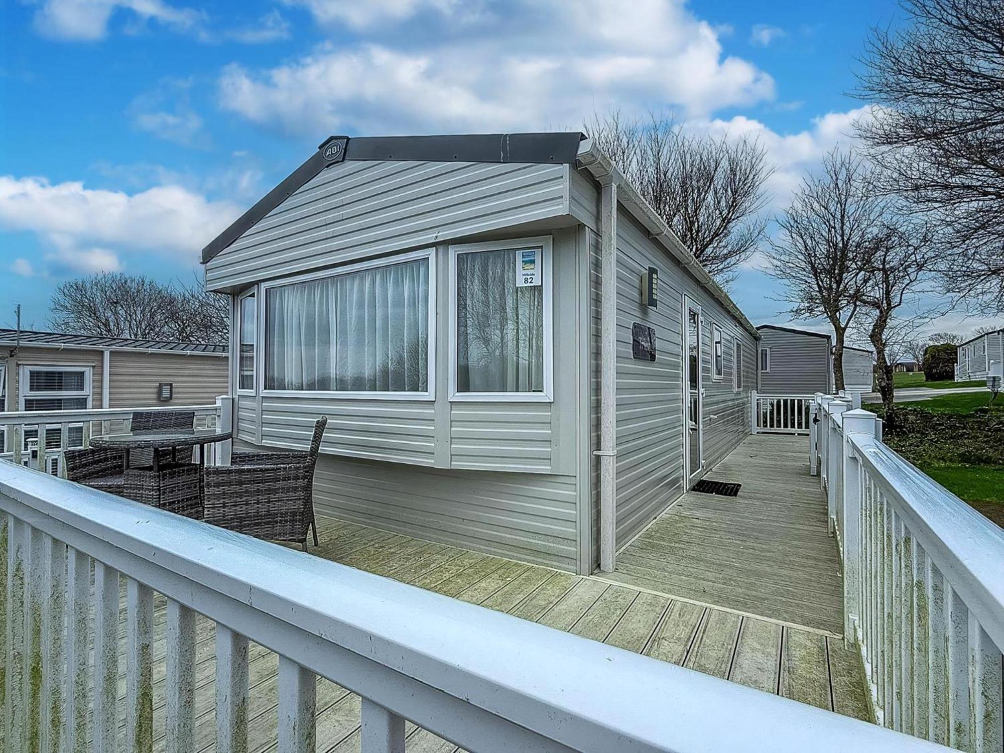 Beautiful Caravan With Decking At Trevella Holiday Park, Newquay, Ref 98082Hs Ньюкі Екстер'єр фото